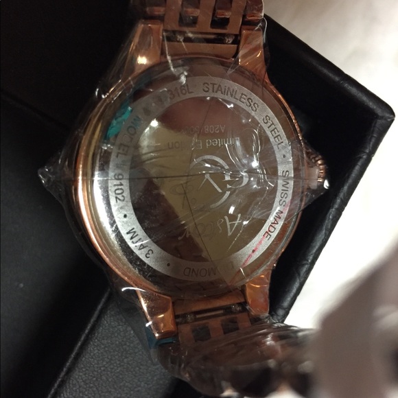 Gevril GV2 limited edition diamond watch 💕 - Picture 4 of 6